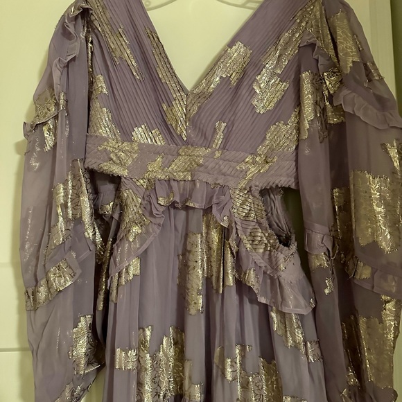 Embroidered metallic cut out dress - Picture 7 of 7